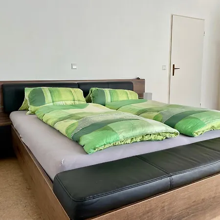 شقة -am Pfuehlpark- هايلبرون